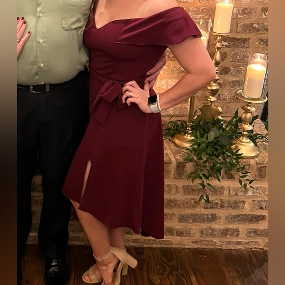 Red dress - Picture 2 of 2